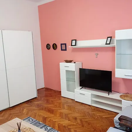 Mary Apartman